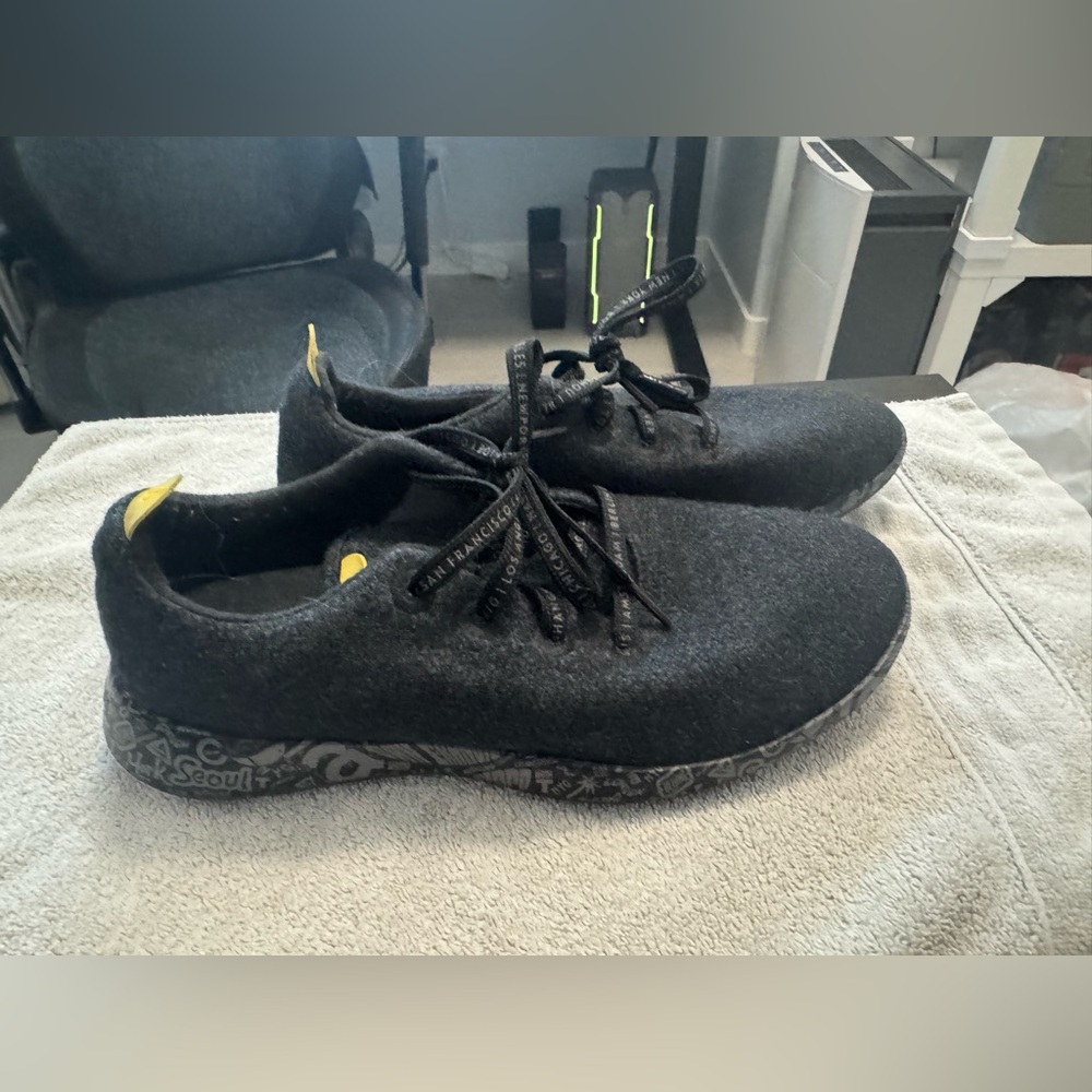 Allbirds Men’s Wool Runners City Edition - Black Size 10